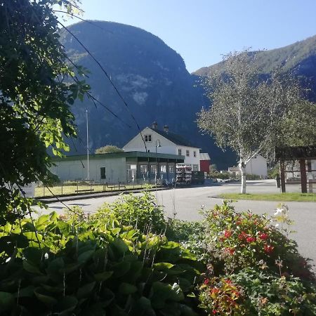 Adventure Hotel & Guesthouse Eidfjord New ภายนอก รูปภาพ